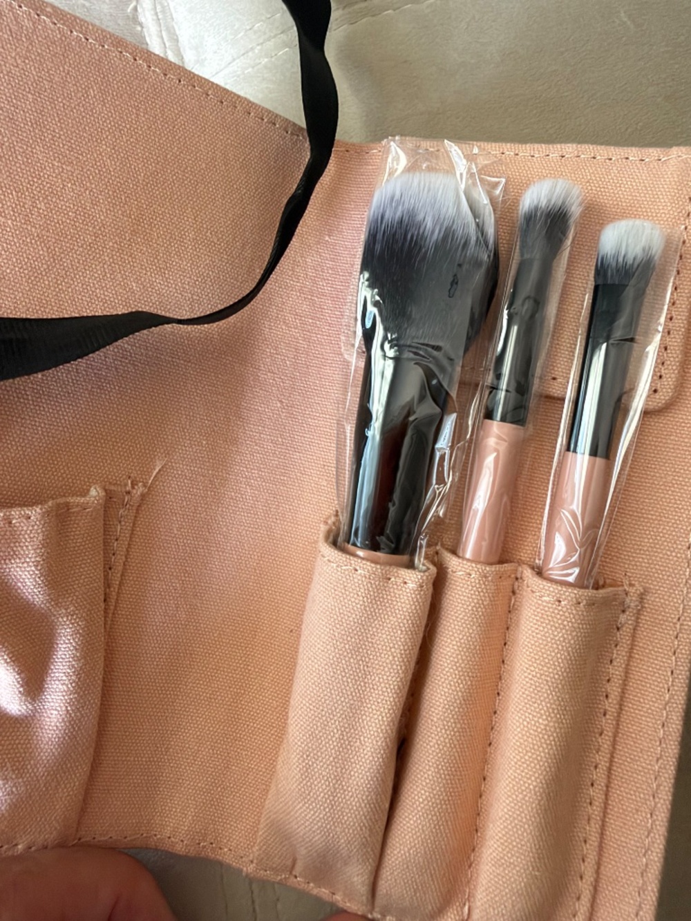 Gucci makeup brushes with case - Picture 4 of 7